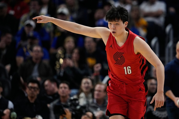 华体会hth体育-拓记：杨瀚森在G联赛和NBA都越来越适应了 对位亚当斯是宝贵经验