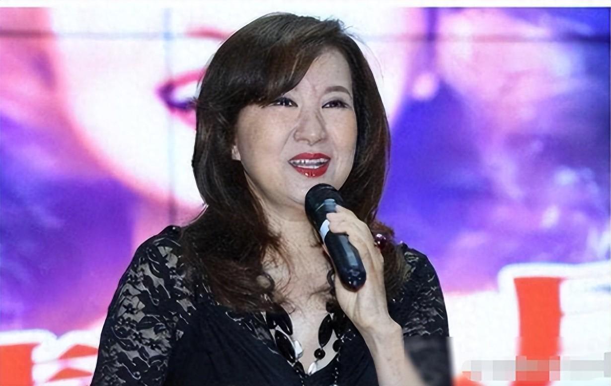 华体会-事业巅峰远赴美国，被老外“玩腻”后晚年回国，如今变成了这样！